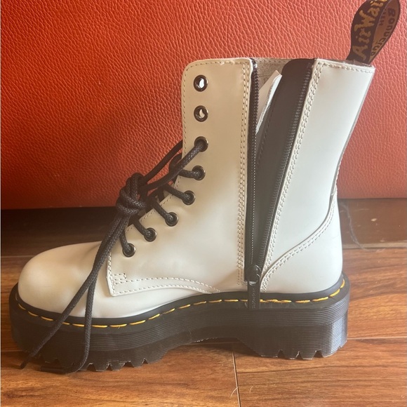 Dr Martens Jadon White Leather Platform Boots Zip Size 6 US M/ 7 US L unisex - Picture 9 of 14